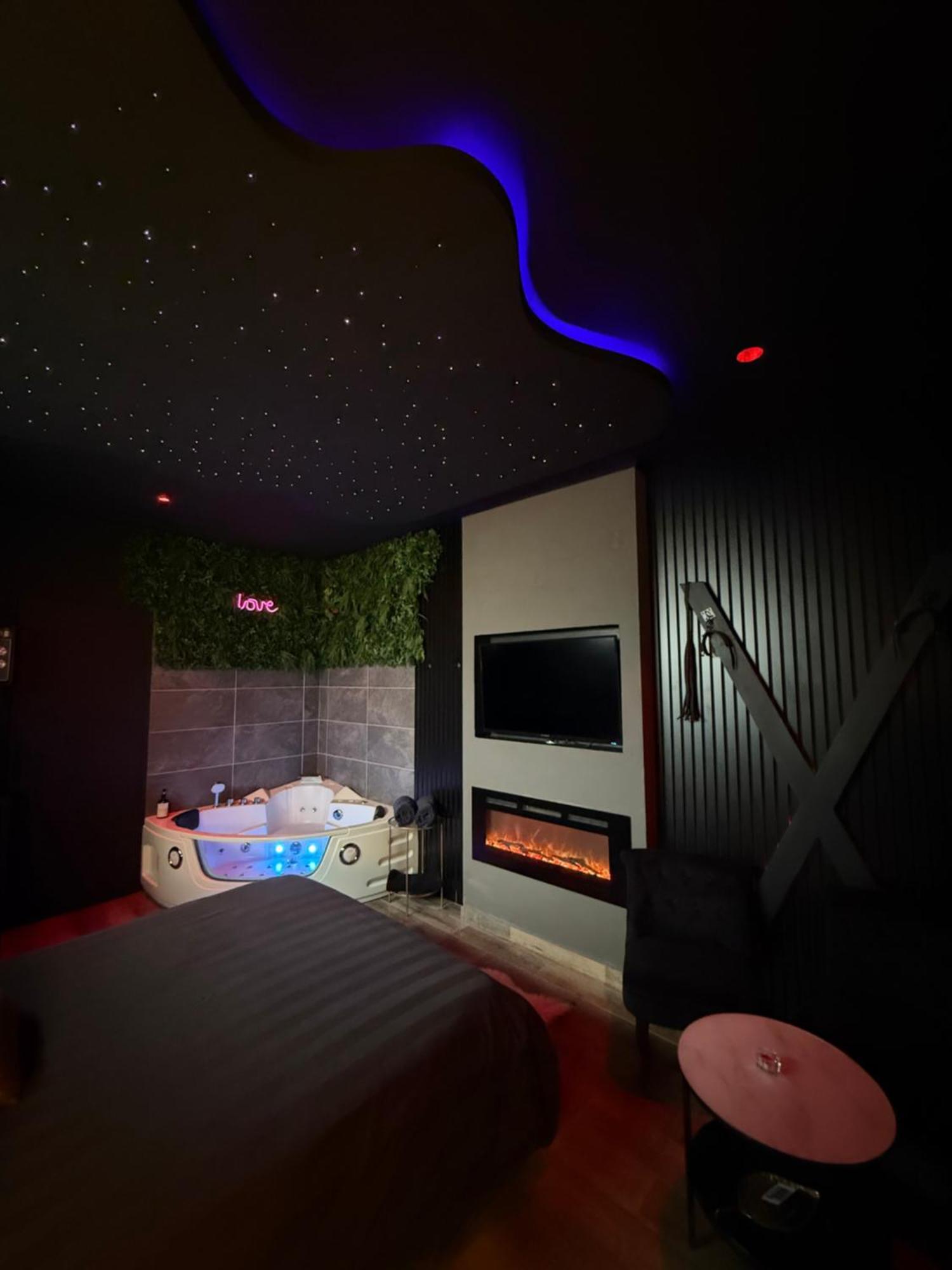 Loft, Studio And Love Rooms Bourg-Saint-Christophe Exteriör bild