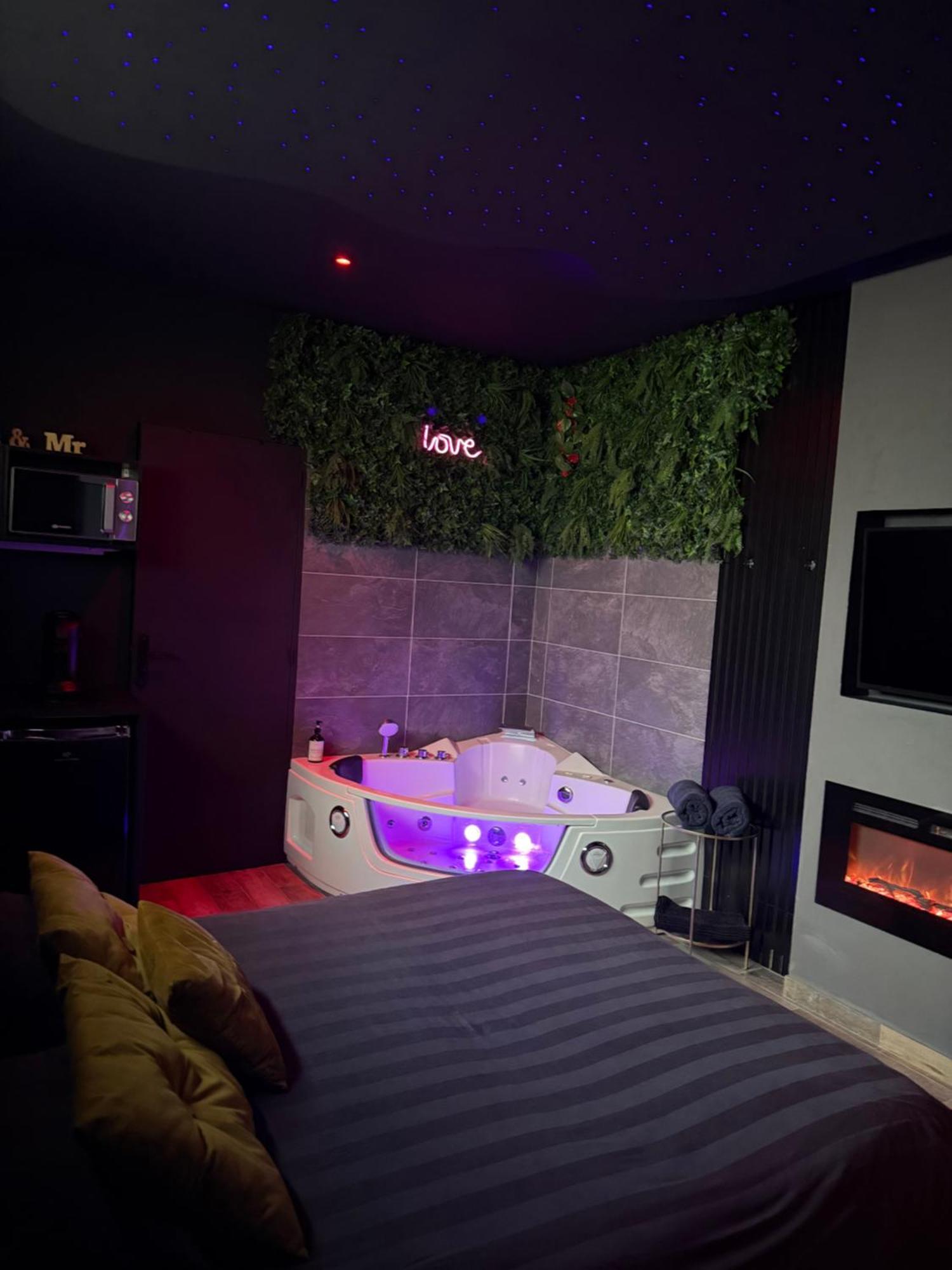 Loft, Studio And Love Rooms Bourg-Saint-Christophe Exteriör bild