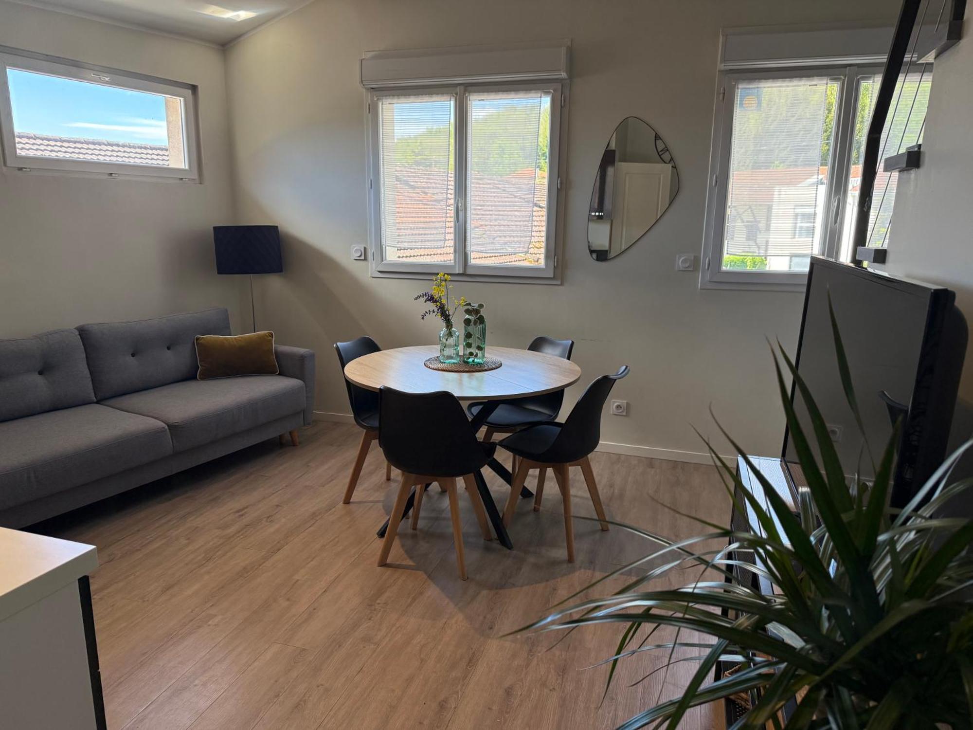 Loft, Studio And Love Rooms Bourg-Saint-Christophe Exteriör bild