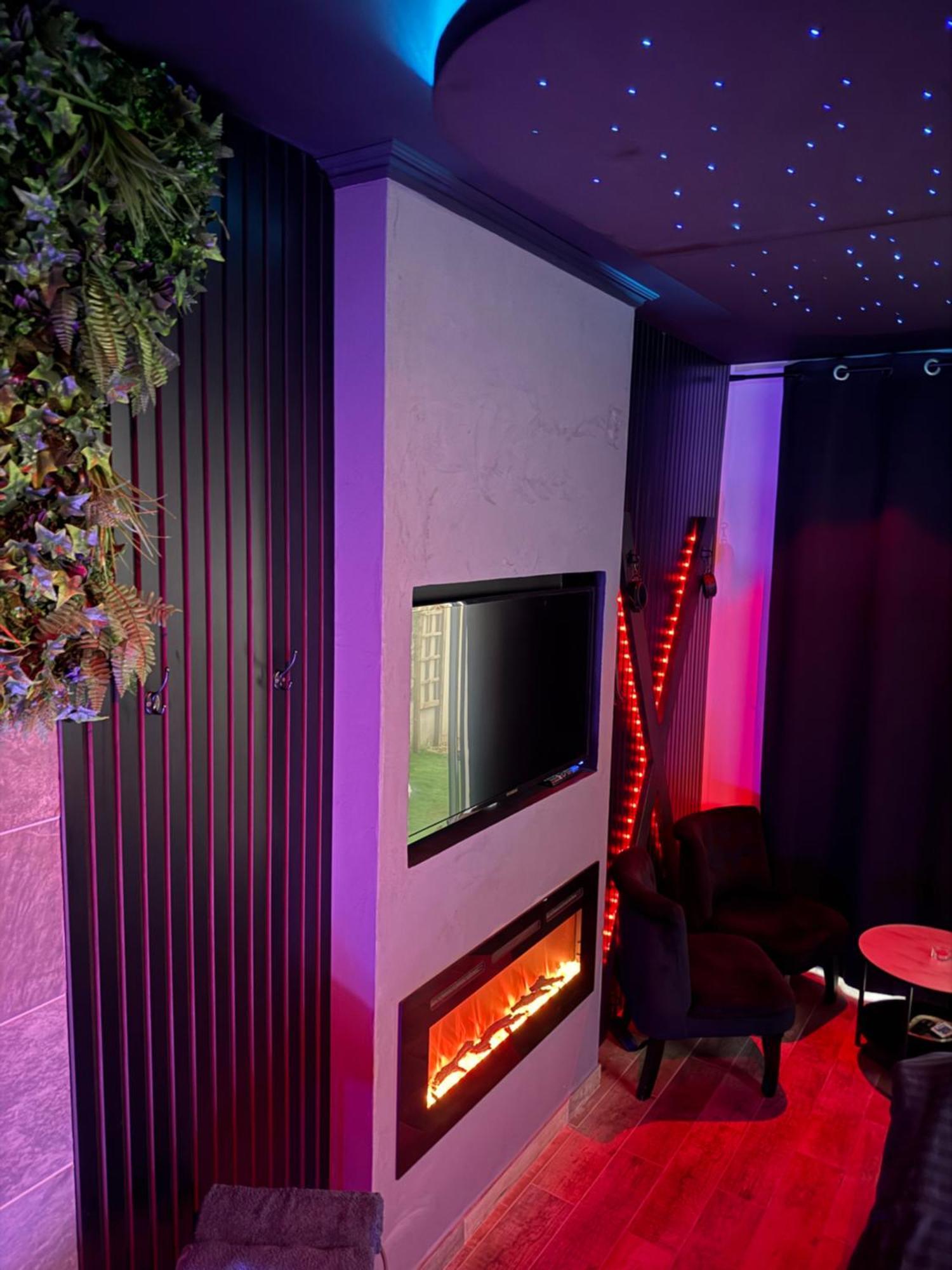 Loft, Studio And Love Rooms Bourg-Saint-Christophe Exteriör bild